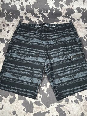 URBAN PIPELINE MENS SHORTS